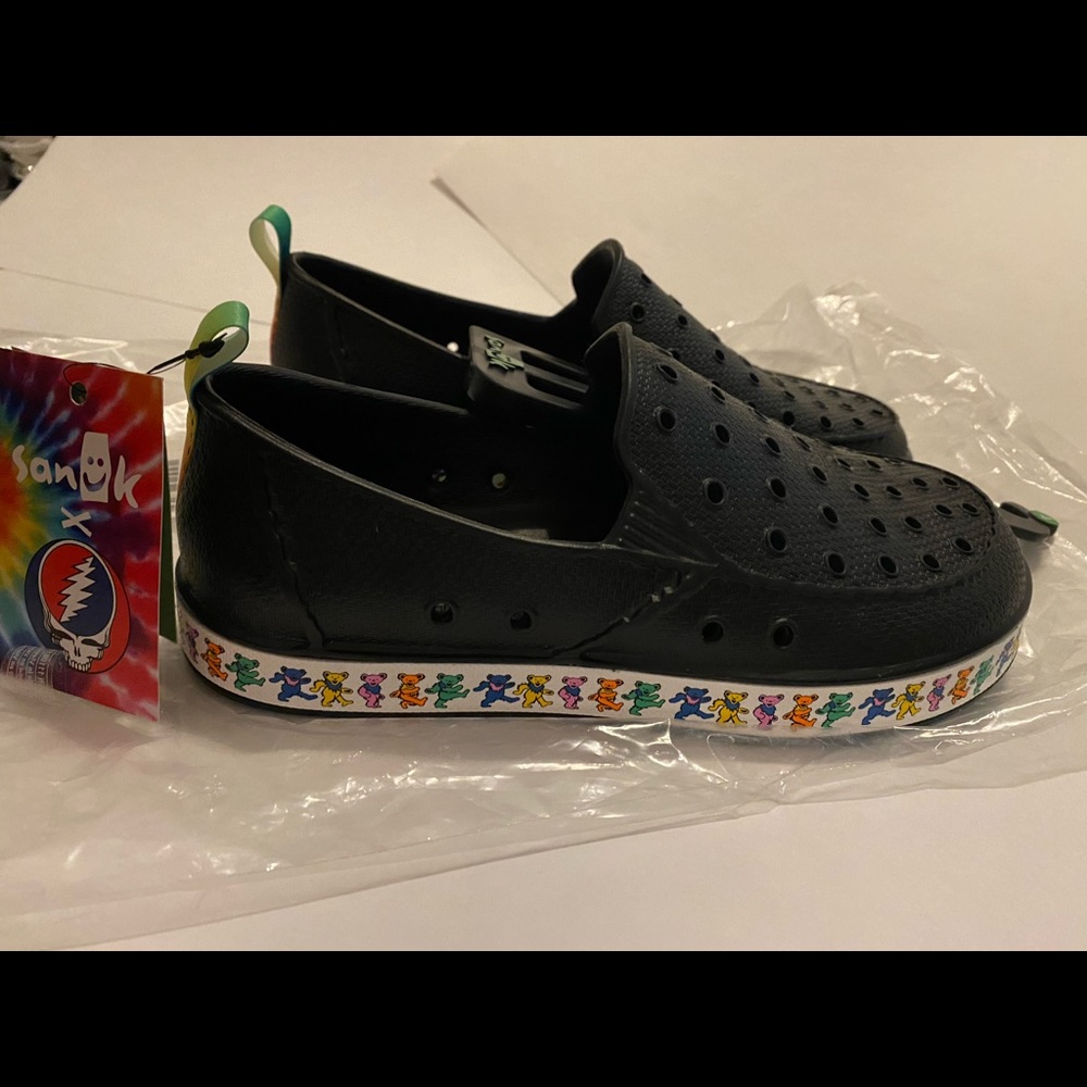 Sanuk Big Kids Size 4 Grateful Dead Lil Walker Shoes